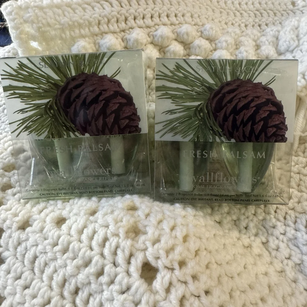 Set Of 2 Bath and Body Works Fresh Balsam Wallflowers Home Fragrance Refills(4) - Picture 2 of 9